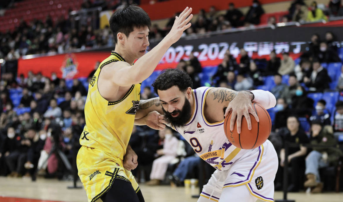 九游体育入口-赛地聚焦：CBA常规赛清晨热度飙升，波士顿凯尔特人迎来里程碑，气氛紧张，训练强度明显提升